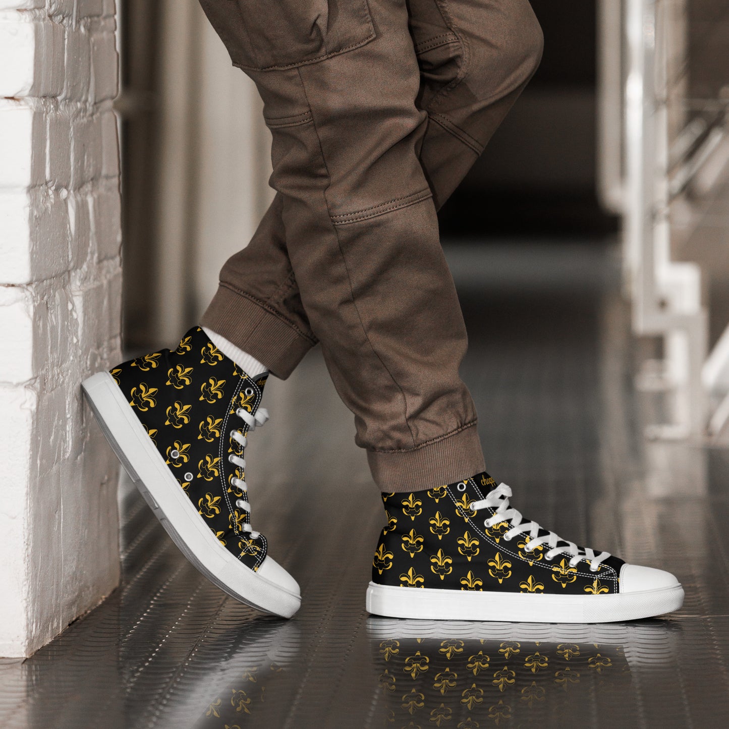 Men’s high top canvas shoes