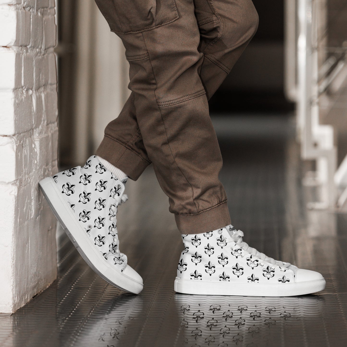 Men’s high top canvas shoes