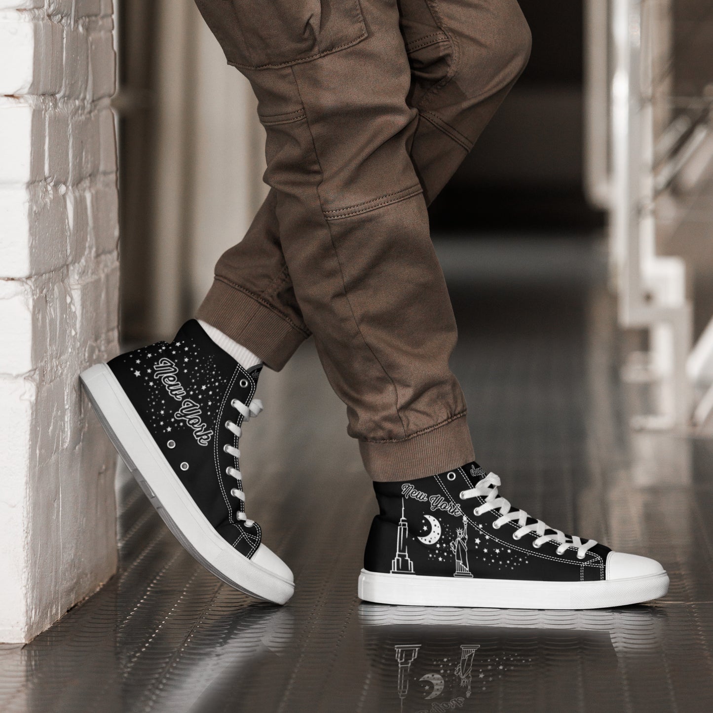 Men’s high top canvas shoes